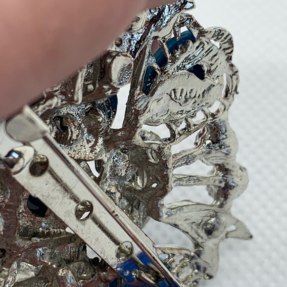 Beautiful Blue Stone Set Brooch Pin - Picture 6 of 7